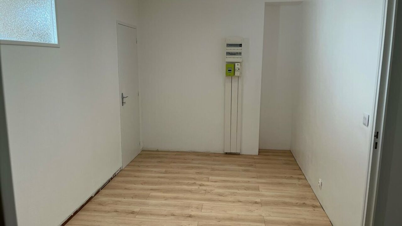 commerce  pièces 50 m2 à louer à Caudan (56850)