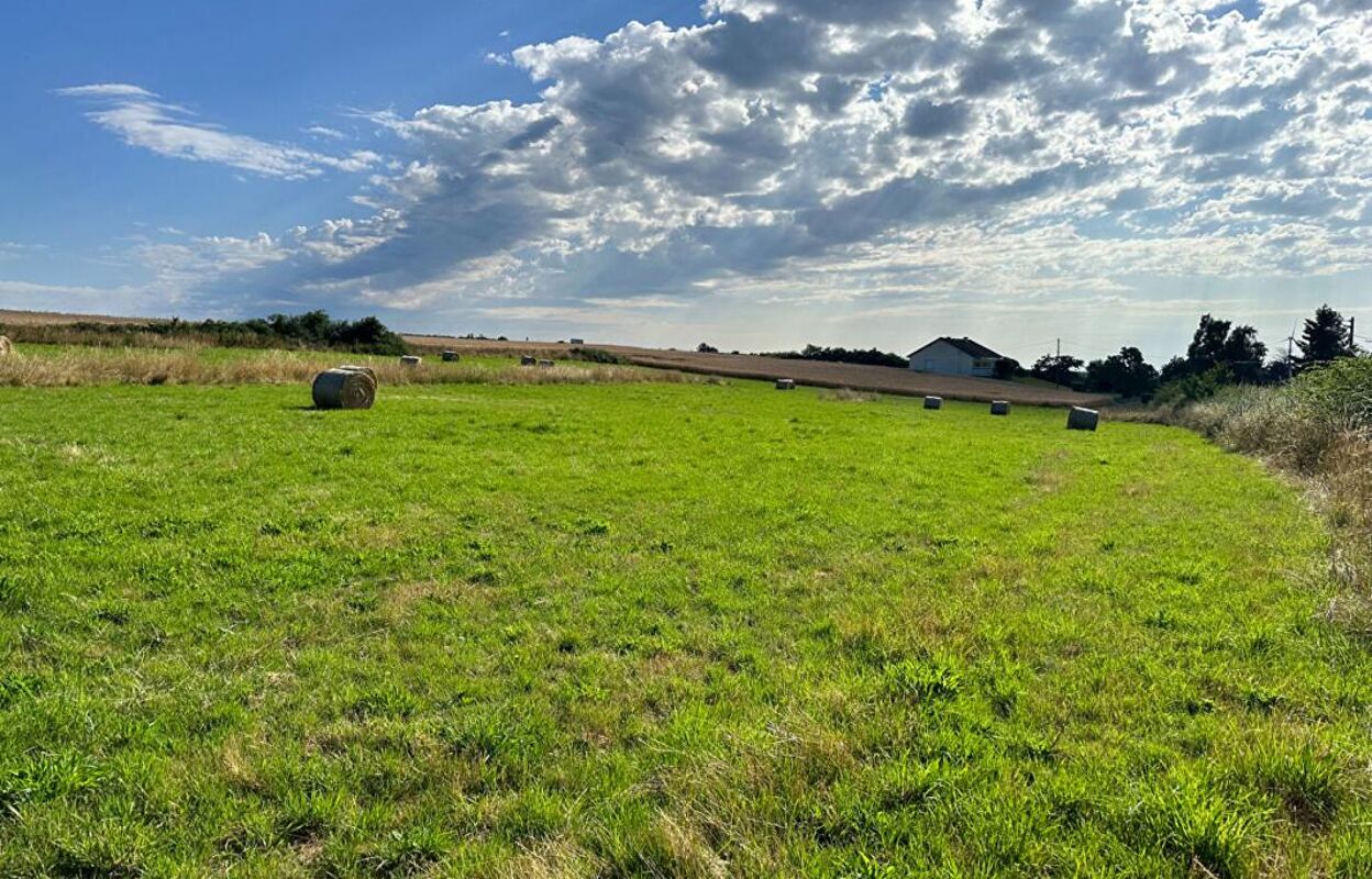 terrain  pièces 803 m2 à vendre à Saint-Hilaire-la-Croix (63440)