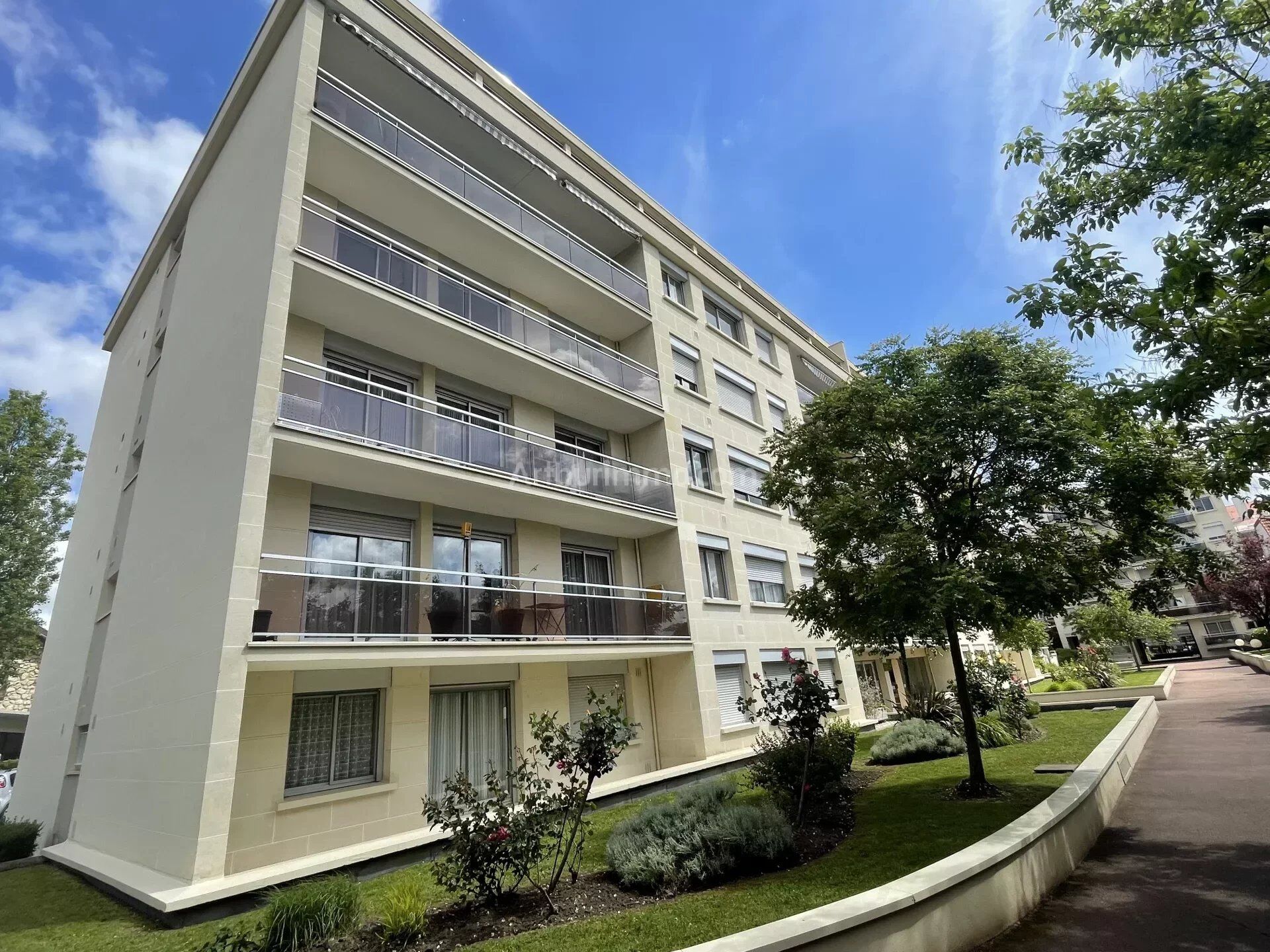 Vente Appartement 106m² 4 Pièces à Saint-Maur-des-Fossés (94100) - Arthurimmo