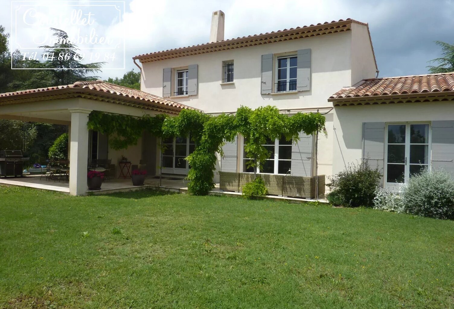 Propriété au coeur du village de Cabrières d'Avignon — photo 1