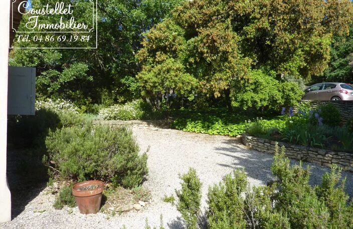 Propriété au coeur du village de Cabrières d'Avignon — photo 4