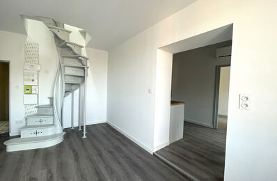 location appartement 680 € CC /mois à proximité de Villebrumier (82370)