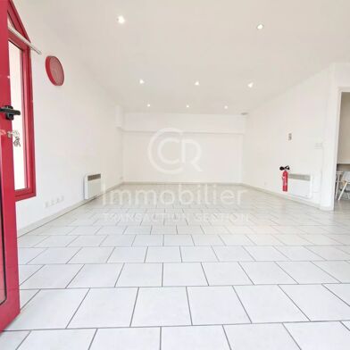 Commerce 2 pièces 138600 €