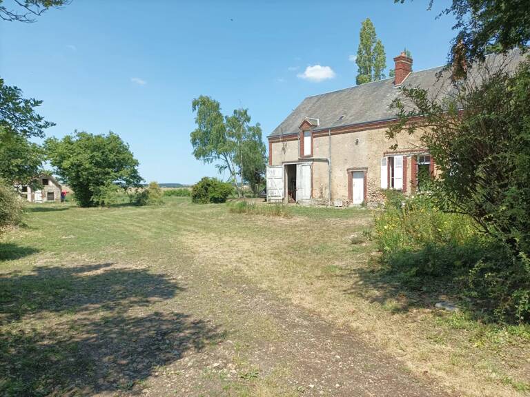 A VENDRE - Corps de ferme 7 pièces sur plus d' un hectare — photo 1