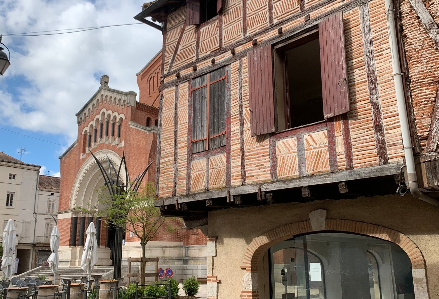 Vente immeuble   Villeneuve-sur-Lot (47300) — photo 1