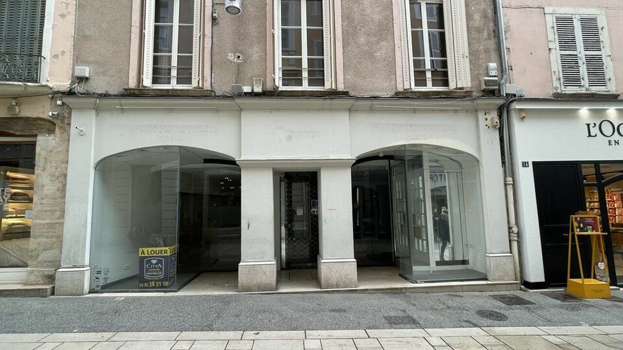 commerce  pièces 151 m2 à vendre à Mâcon (71000)