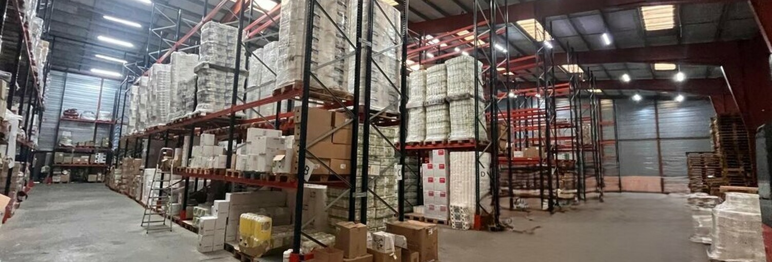 Commerce  2869 m² à louer à Flassans-sur-Issole (83340)