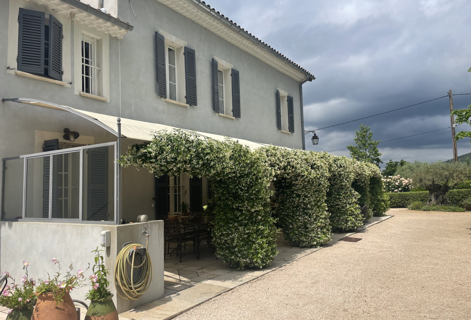 La Crau/ Hyeres: Bastide du XIXème siècle  au milieu d'un vig... — photo 1