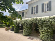 La Crau/ Hyeres: Bastide du XIXème siècle  au milieu d'un vig... — photo 2