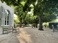 La Crau/ Hyeres: Bastide du XIXème siècle  au milieu d'un vig... — photo 3