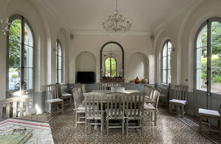 La Crau/ Hyeres: Bastide du XIXème siècle  au milieu d'un vig... — photo 5