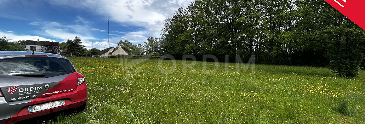 Terrain  893 m² à vendre à Moulins-sur-Ouanne (89130)