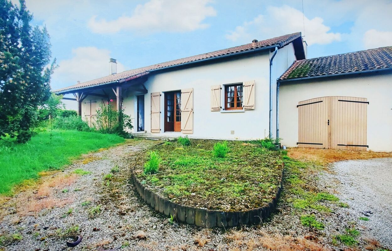 maison 6 pièces 121 m2 à vendre à Chef-Boutonne (79110)