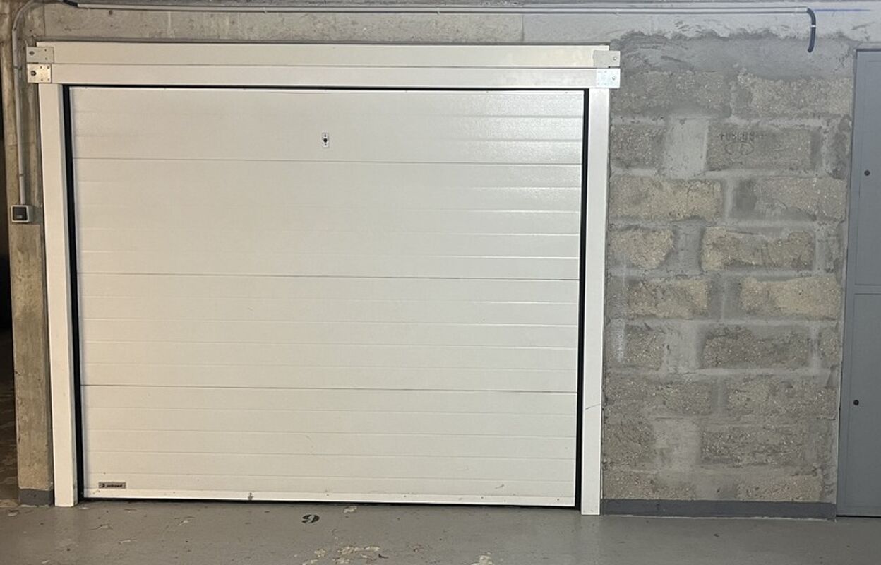 garage  pièces 15 m2 à vendre à Paris 13 (75013)