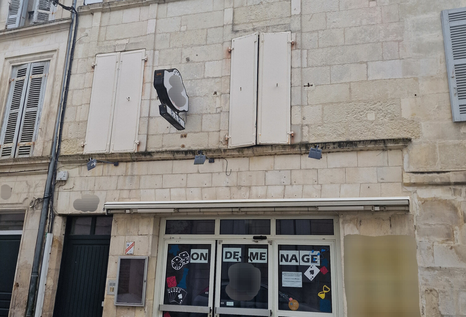 Vente immeuble  200 m² Saintes (17100) — photo 1