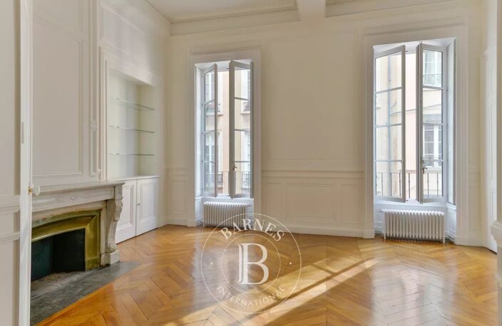 Lyon 2 - Ainay - Appartement bourgeois de 175,45 m² - Garage double - 3 Chambres — photo 2