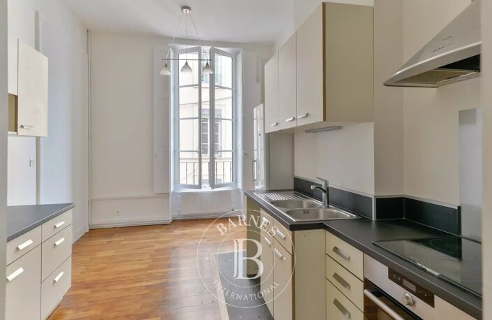 Lyon 2 - Ainay - Appartement bourgeois de 175,45 m² - Garage double - 3 Chambres — photo 3