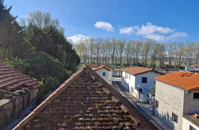APPARTEMENT T3 – 64,90 m² – CENTRE-VILLE DE PEYREHORADE – BALCON AVEC VUE DÉGAGÉE SUR LE GAVE — photo du bien