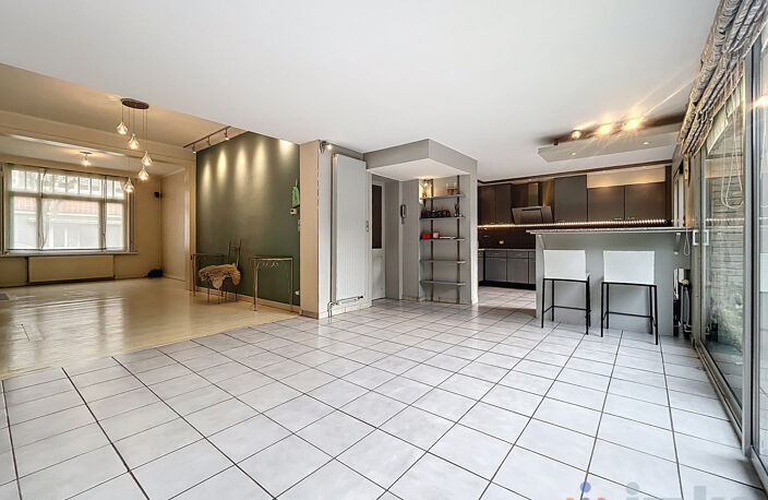Maison individuelle, 6 chambres, garage, cour exposée ouest — photo 3