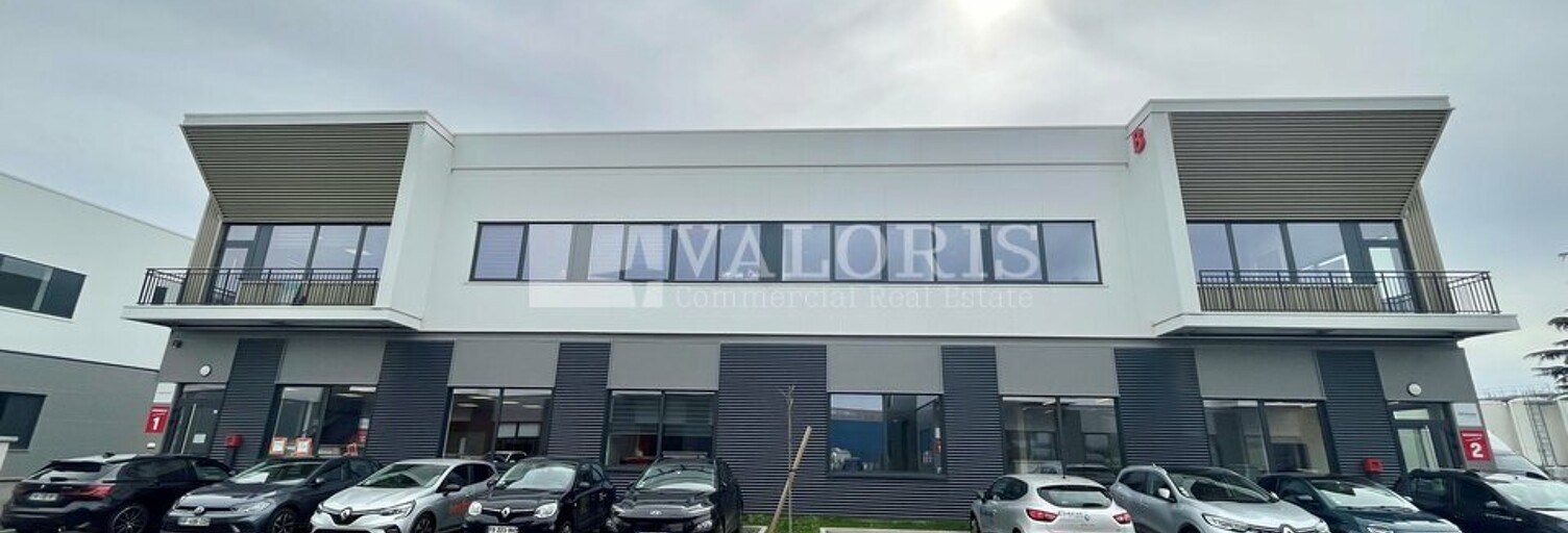 Commerce  529 m² à louer à Chassieu (69680)