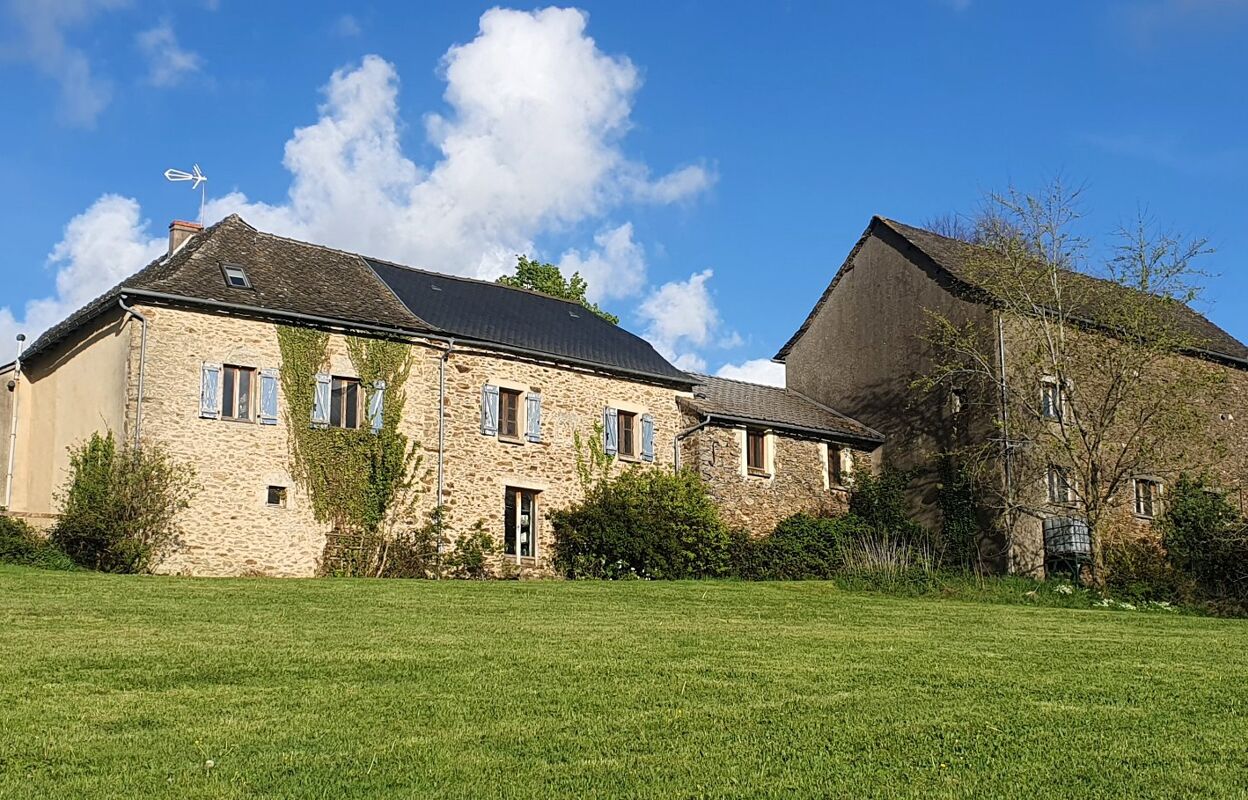 maison 11 pièces 308 m2 à vendre à Rieupeyroux (12240)