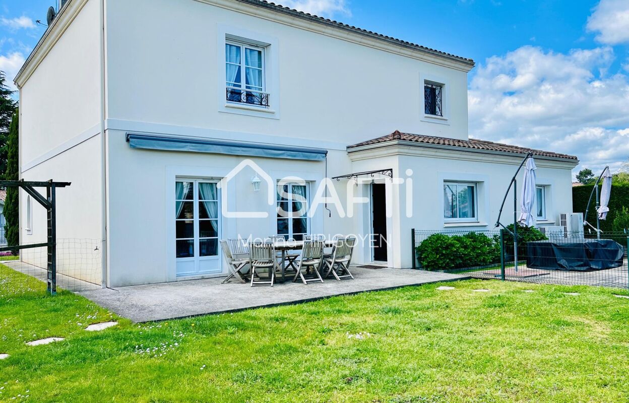 maison 6 pièces 215 m2 à vendre à Saint-Médard-d'Eyrans (33650)