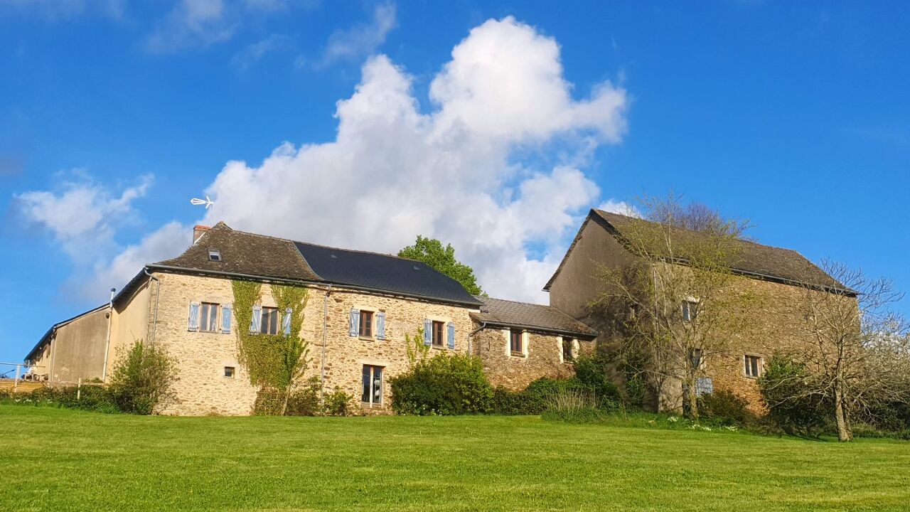 maison 11 pièces 308 m2 à vendre à Rieupeyroux (12240)