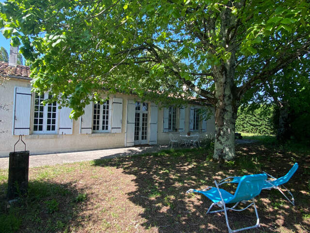 Longère de 146m2 de surface habitable sur 4880 de terrain clos ! — photo du bien