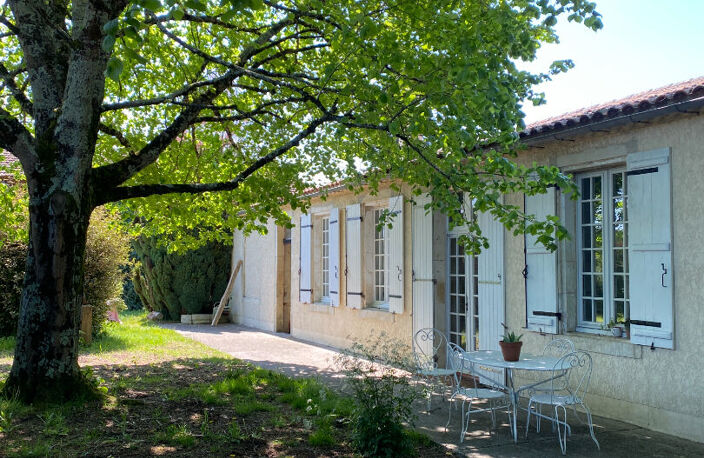 Longère de 146m2 de surface habitable sur 4880 de terrain clos ! — photo 2