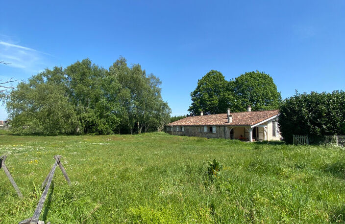 Longère de 146m2 de surface habitable sur 4880 de terrain clos ! — photo 3