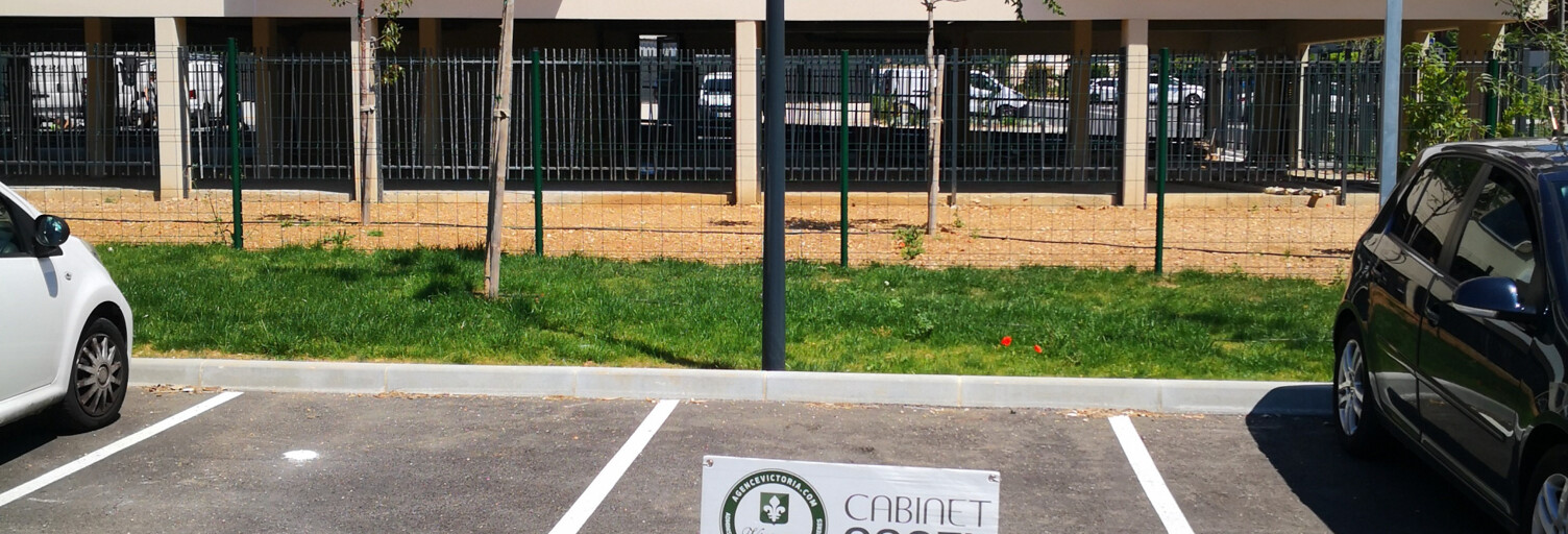 Garage   m² à louer à Hyères (83400)