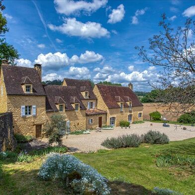 Maison 9 pièces 813200 €