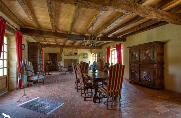 Maison en pierre de 9 pièces principales — photo 2
