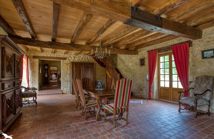 Maison en pierre de 9 pièces principales — photo 4