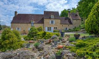 Maison 9 Pièces 327 m² à vendre à Sainte-Mondane (24370)