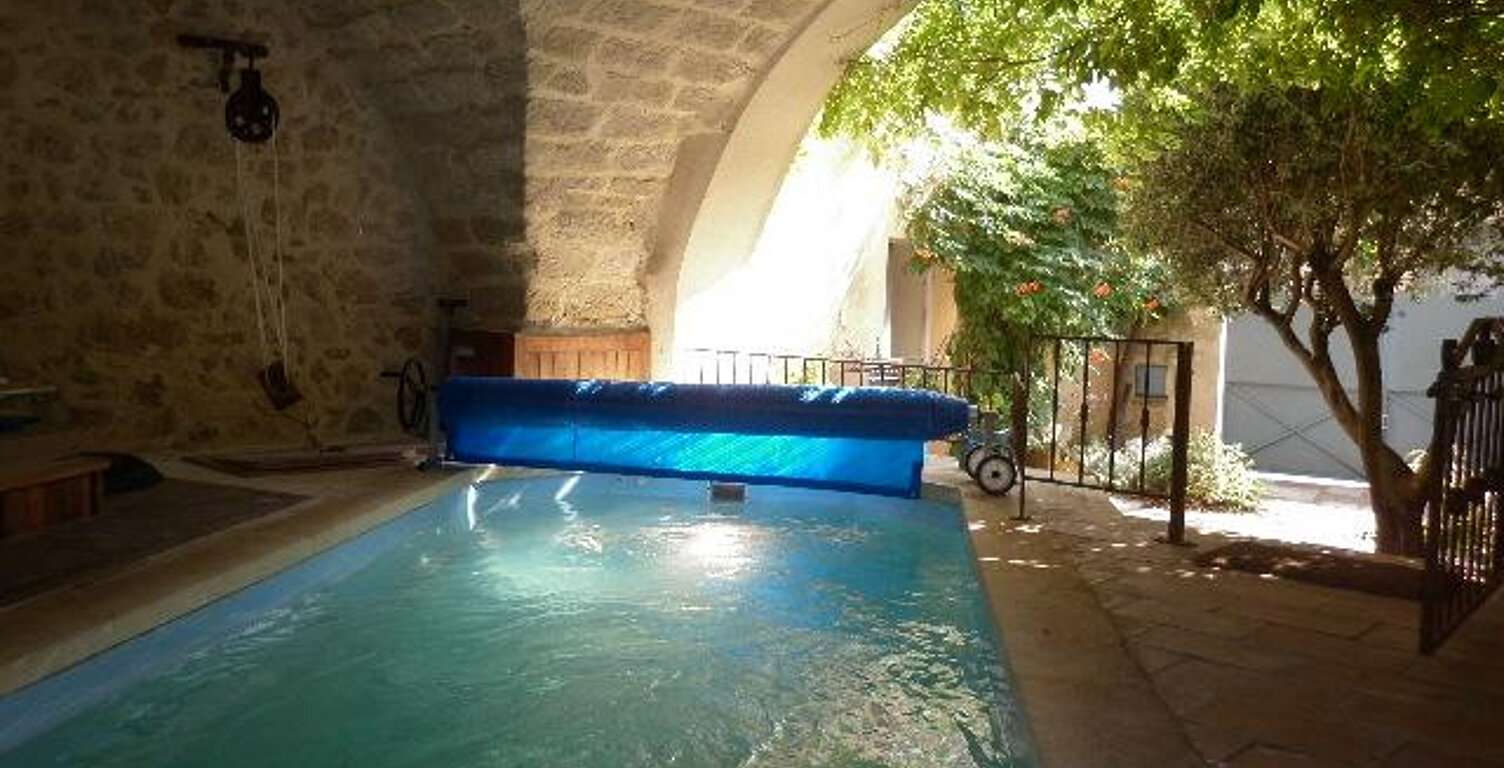 Ensemble de deux Authentiques demeures en pierres avec pisci — photo 1