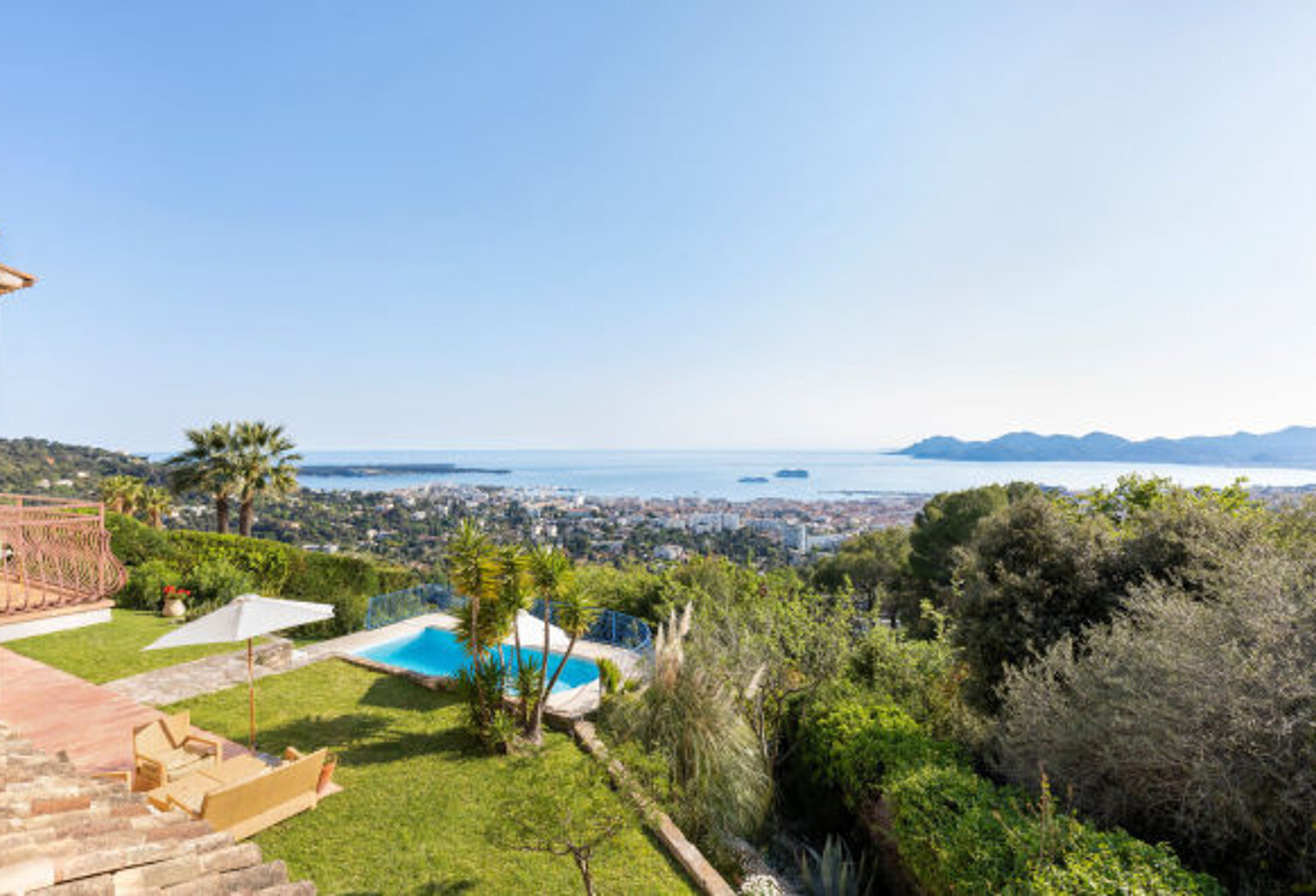 CANNES SUPER CANNES VILLA T6 200M2 VUE MER PANORAMIQUE PISCI — photo 1