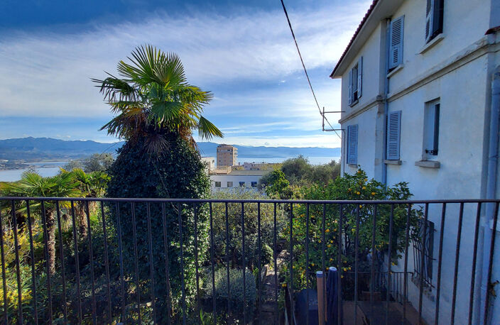 Ajaccio centre ville maison de Maître de 320m2 garage vue me — photo 2