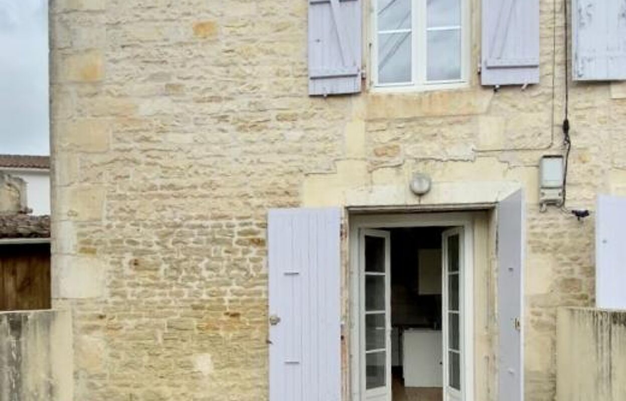 maison 2 pièces 32 m2 à vendre à Surgères (17700)