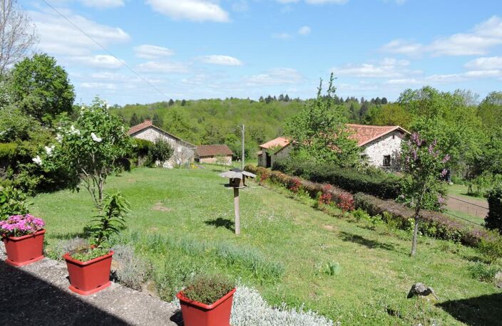 Maison en pierre, au grand calme avec granges, jardin attenan... — photo 2