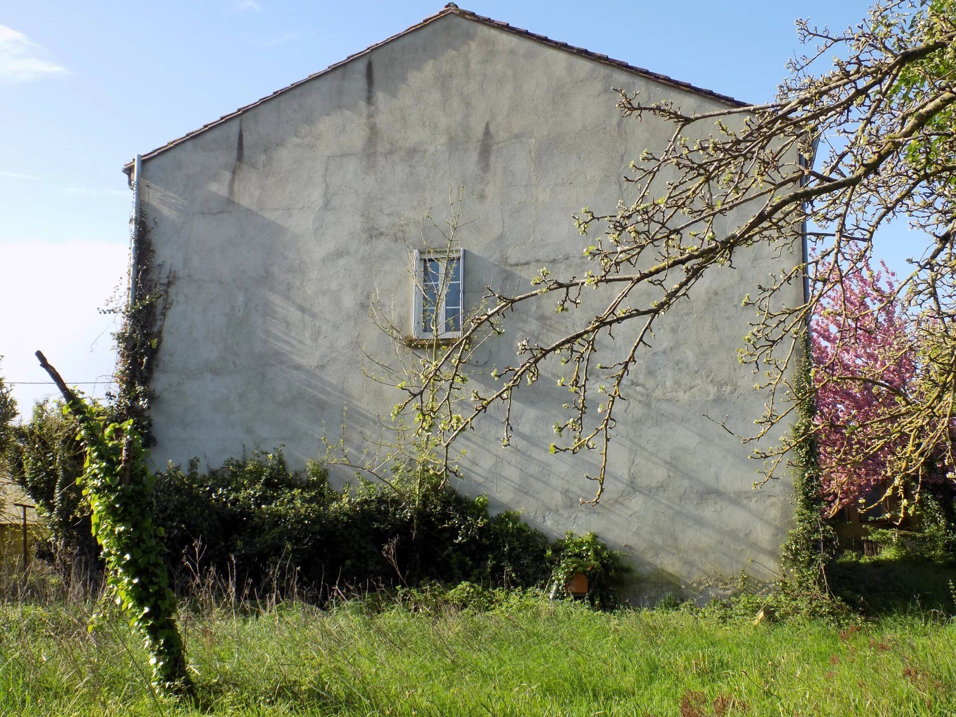 Vente Maison 172m² 9 Pièces à Frontenay-Rohan-Rohan (79270) - Arthurimmo