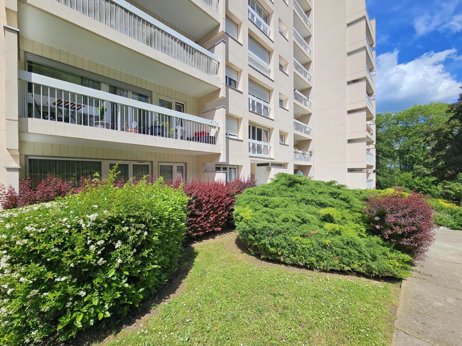 Vente Appartement 78m² 4 Pièces à Évry-Courcouronnes (91000) - Arthurimmo