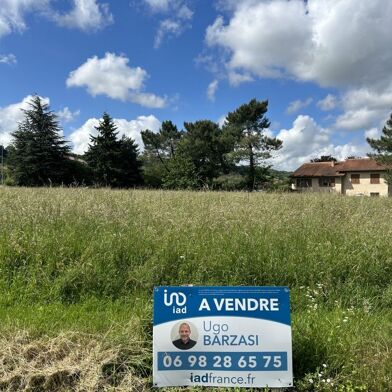 Terrain 581 m²