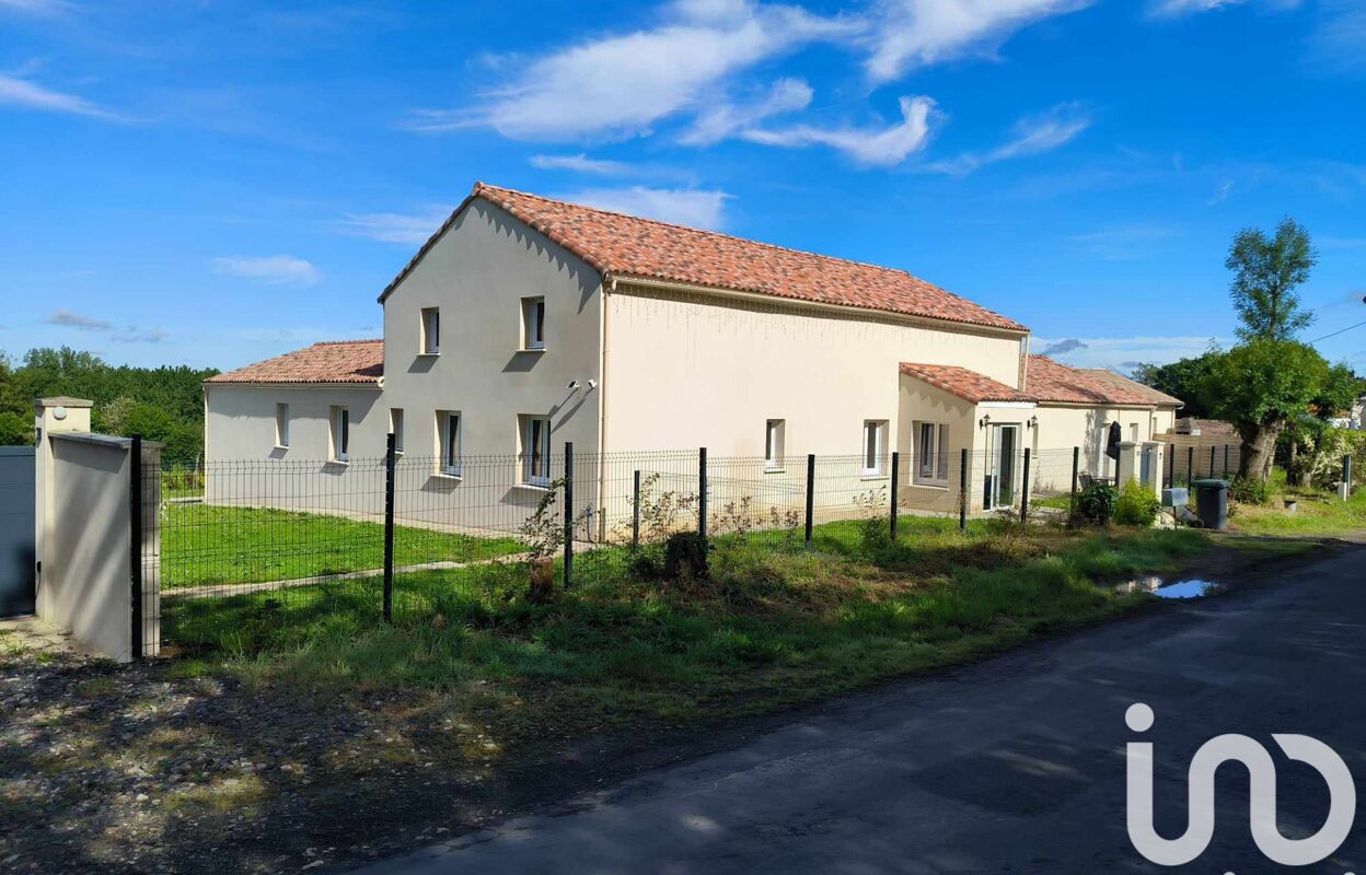 maison 6 pièces 314 m2 à vendre à Sainte-Hermine (85210)