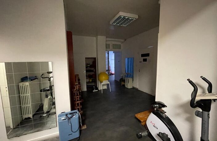Maison de rue 268 m² avec terrasse — photo 2