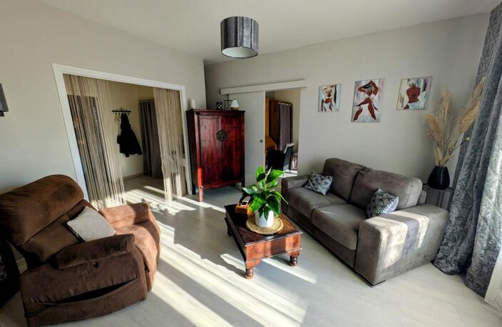 Appartement À Vendre — photo 2