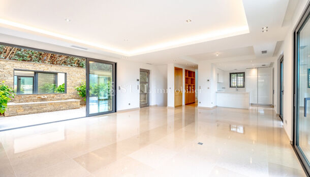 Villa / Maison 5 pièces  à vendre Sainte-Maxime 83120