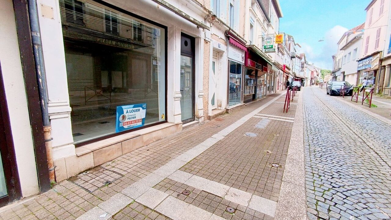 commerce  pièces 55 m2 à louer à Bourbonne-les-Bains (52400)