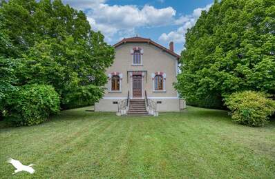 Maison en pierre de 5 pièces principales — photo du bien