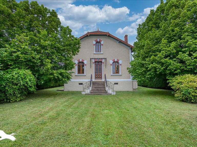 Maison en pierre de 5 pièces principales — photo 1
